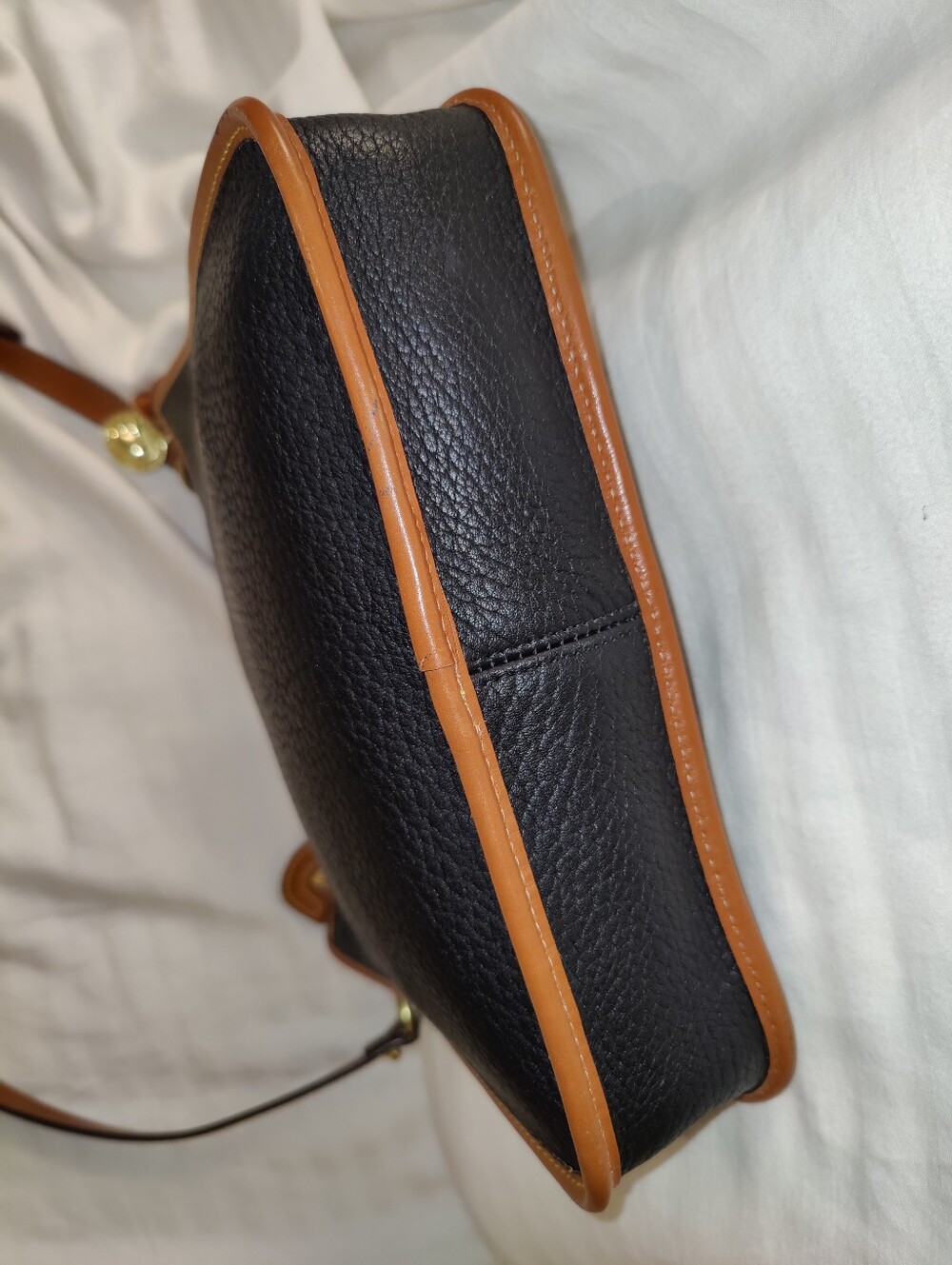 Vintage Dooney & Bourke Black Pebbled Leather Crossbody w/ Brass Duck medallion - Picture 10 of 15